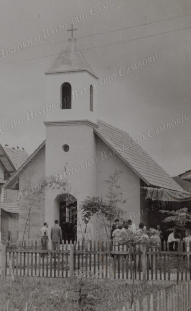 005 Capela da Igreja de Confissao Luterana Rua 2300 decada de 1960 1 reuniao