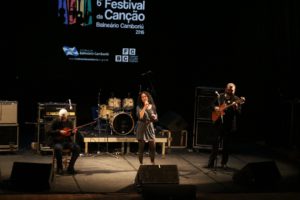 Calmaria - Bruno Kohl e Edu Colvara - Festival da Canção 2ª noite Foto Celso Peixoto (12)