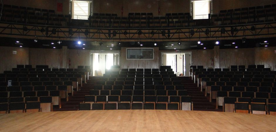 ATENÇÃO – Inscrições para ocupar o Teatro Municipal em fevereiro terminam dia 12
