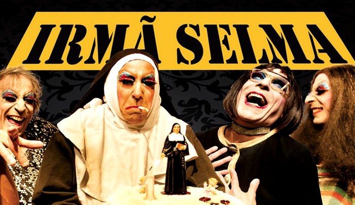 Teatro Bruno Nitz recebe show de humor “Irmã Selma” nesta sexta-feira