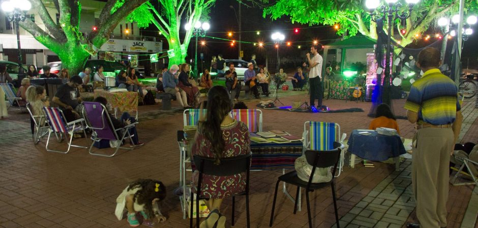 Sarau da Tainha celebra aniversário de três anos com evento na Praça do Pescador 