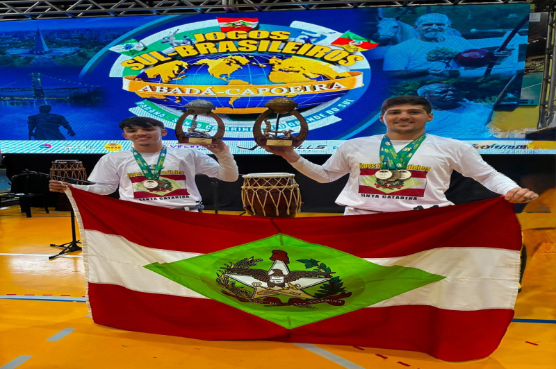 ABADÁ - Capoeira Balneário Camboriú conquista troféus e medalhas no Paraná
