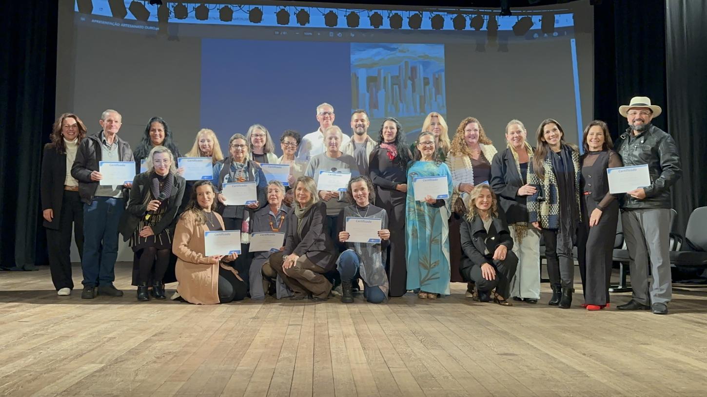 Produtos artesanais e criativos inspirados em BC são lançados no Teatro Bruno Nitz